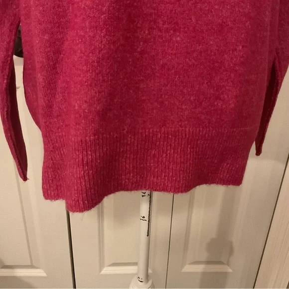 Women's Pink Sweater -NWT - Picture 7 of 16